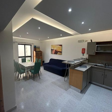 No 6 Poseidon Apartment Saint Julian's エクステリア 写真